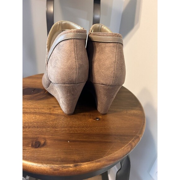 XAPPEAL Aubree Taupe Ankle Boots Womens Size 10 Tan Booties - Picture 5 of 7